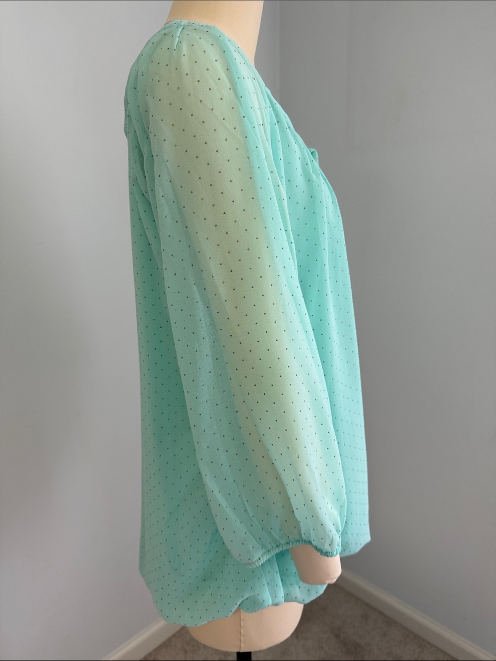 Dress barn Women’s Mint Green Tie-Neck Blouse SZ 1X - Picture 3 of 14